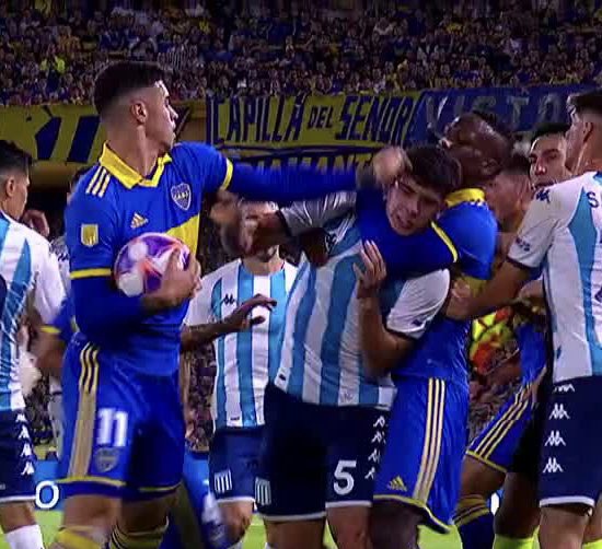 TermitoBostero's tweet photo. PREPARATE RACING BOTÓN👊🏻 https://t.co/KYXjyOI074