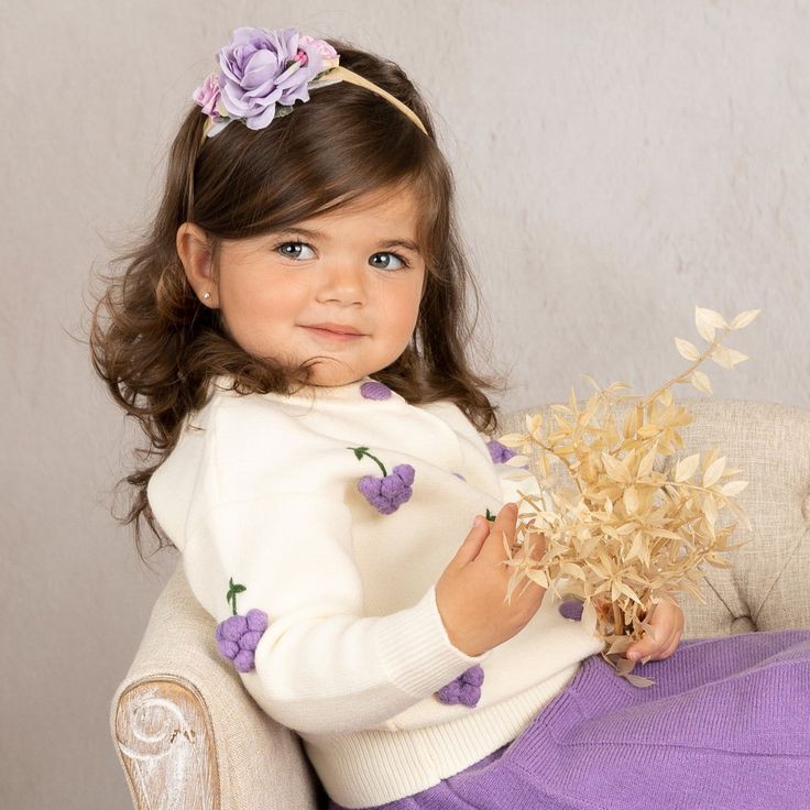 َ
❞عن الذِّين نلْتقِيهمْ مُصادفة فِي طرِيقٍ بعِيدٍ أوْ مكانٍ عابِرٍ ،الذِّين نشْعُرُ فوْرًا أنّهُم يُشْبِهُون العِبارات التي نضعُ تحْتها خطّا فِي الكُتُب💜🧜‍♀️❥❝

✰💜صَباحكم مُشـرِق بالنور و البركة💜✰
✰┄┄┉━❀❥💜🧜‍♀️❥❀━┅┄┄✰