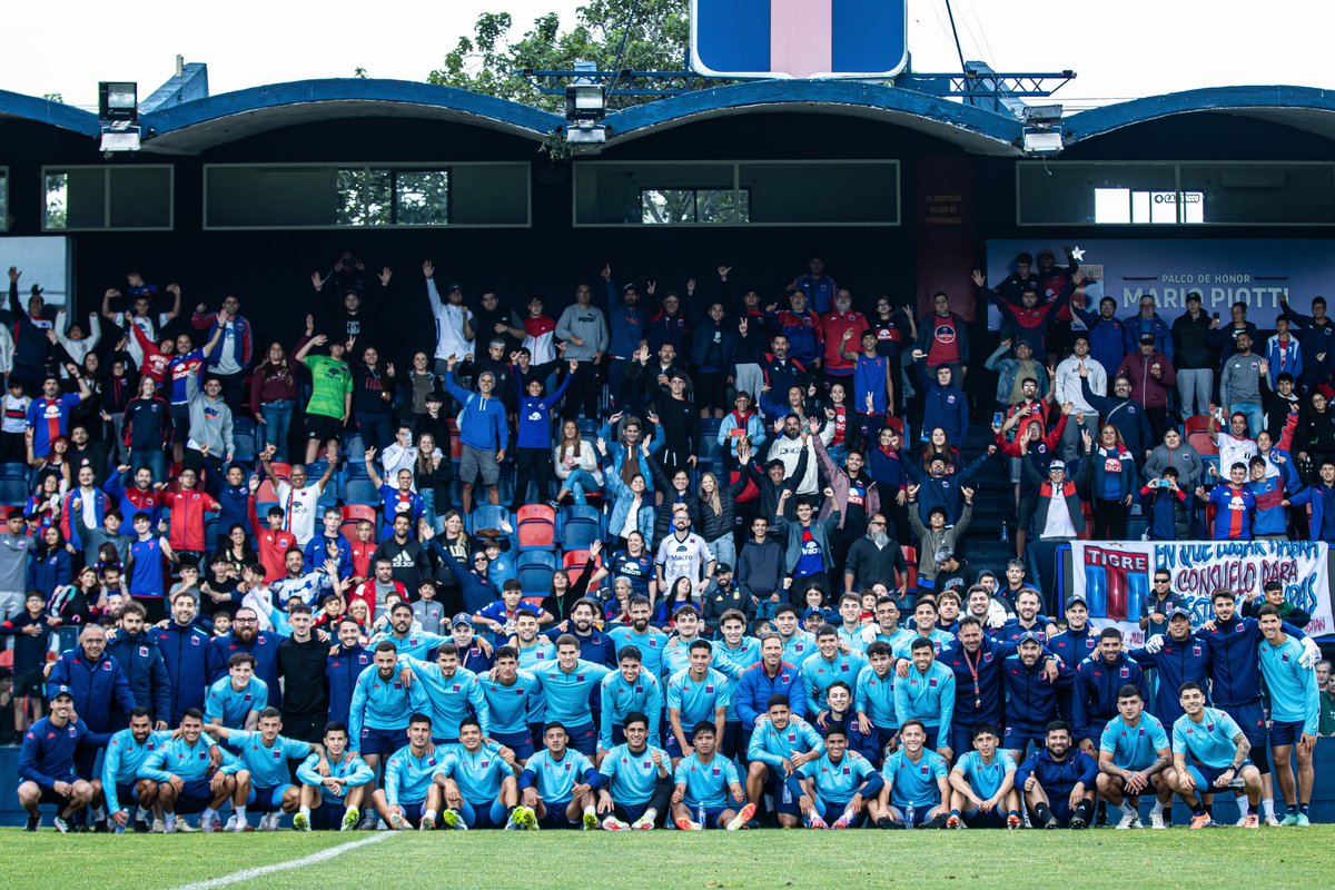 ORGULLO. Tigre quedó eliminado con la cabeza ALTÍSIMA de la Copa de la Liga. Muchas gracias a los jugadores y a Dabove por este gran año. Laso y Cardona partido IMPERIAL. Zenobio sos GIGANTE.

El año que viene a recorrer América, GRACIAS. 🐯💙❤️