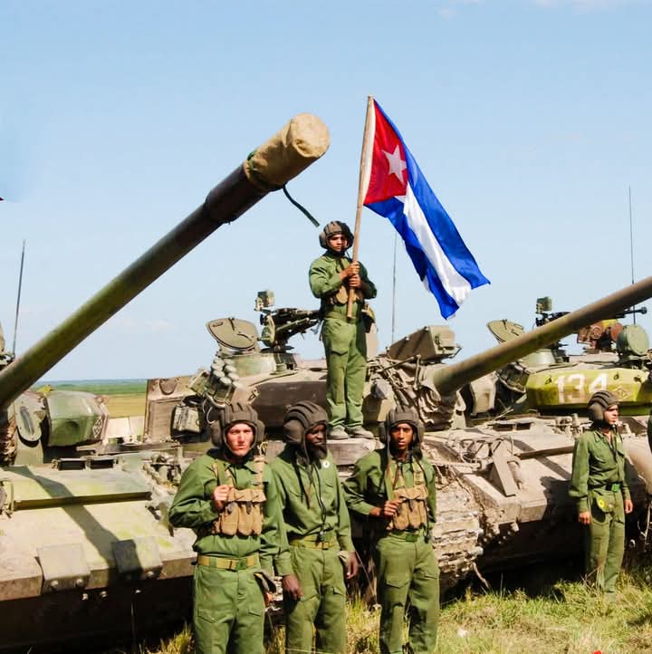 EL HEROÍSMO DEL GRANMA 
Hará que los agresores se arrepientan de poner su bota en suelo sagrado.
#CubaViveEnSuHistoria