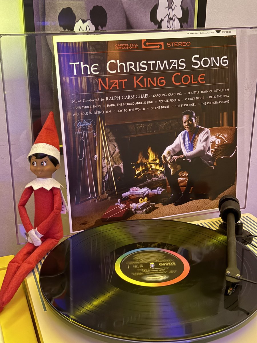miakhalifa's tweet image. 25 Days of Vinyls starts today. Day 1: The Christmas Song - Nat King Cole (1961)