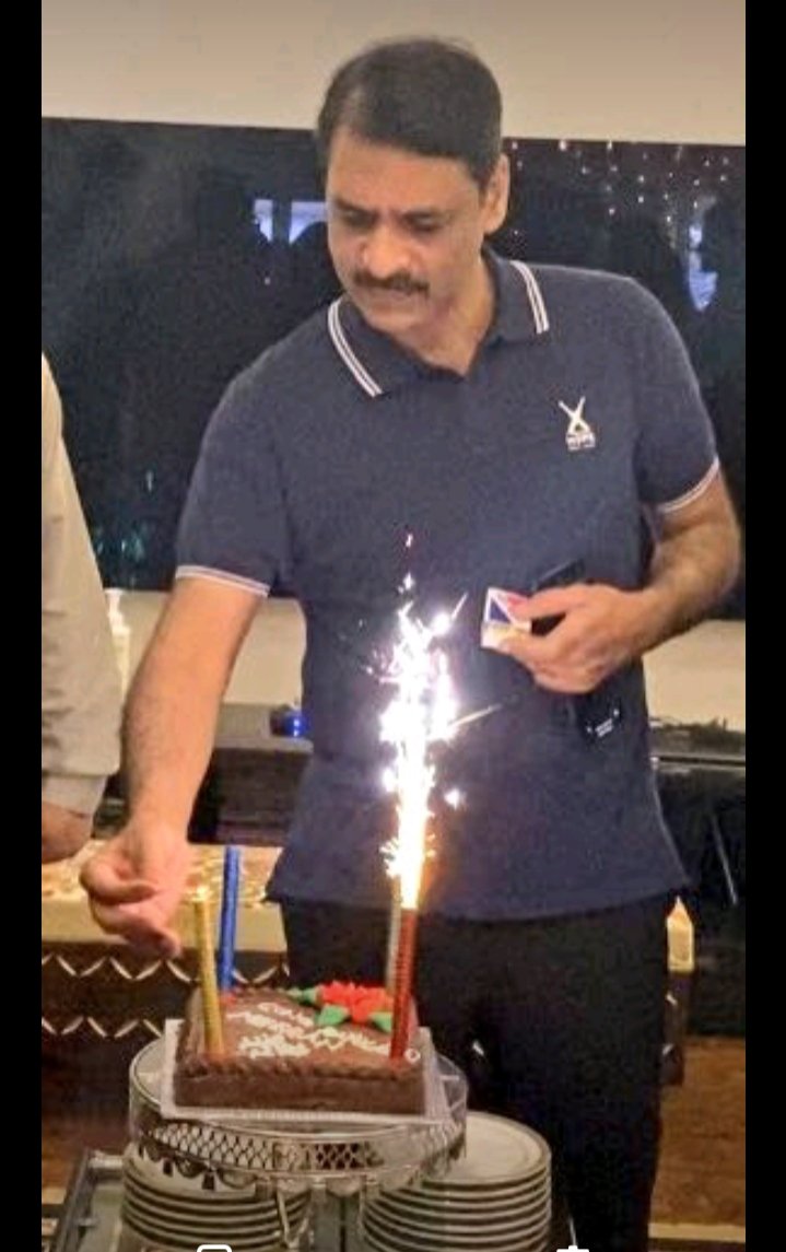 ہمارے ہیرو آصف غفور سر کو جنم دن بہت بہت مبارک ہو 🎉🎂
تاقیامت یوں ہی مُسکراتے اور چاند کی طرح چمکتے دمکتے رہیں
ہماری دعائیں آپ کے ساتھ ہے اللہ تعالیٰ آپ کو شاد و آباد رکھے اللہ تعالی آپ کو لمبی زندگی  دے
مبارک ہو سالگرہ کا یہ دن ____تہہ دل سے آپکو سر جی❣️😘
<a href="/peaceforchange/">Asif Ghafoor</a>