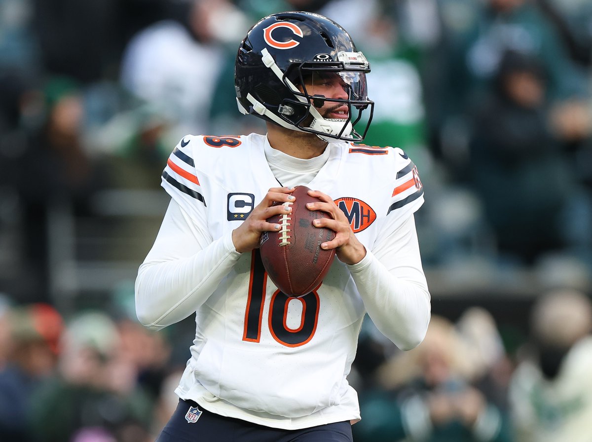 OptaSTATS's tweet image. The Patriots are currently the No. 1 seed in the AFC behind Drake Maye (23).

The Bears are currently the No. 1 seed in the NFC behind Caleb Williams (24).

Since seeding began in 1975, there has never been a season where both No. 1 seeds started a QB under 25 in the playoffs.