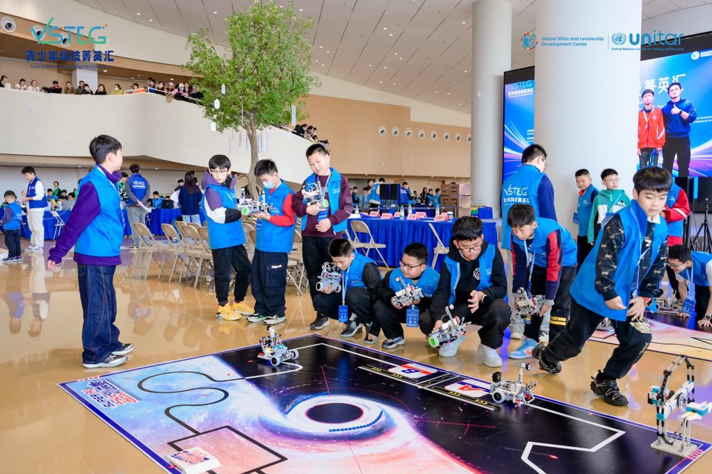 zmrobot's tweet image. Global Youth Science and Technology Elite Gala-AI for the future 
November 30th in Xi an  city
  --ZMROBO Super AI
#WRC #SuperAI #SuperTrack #robot