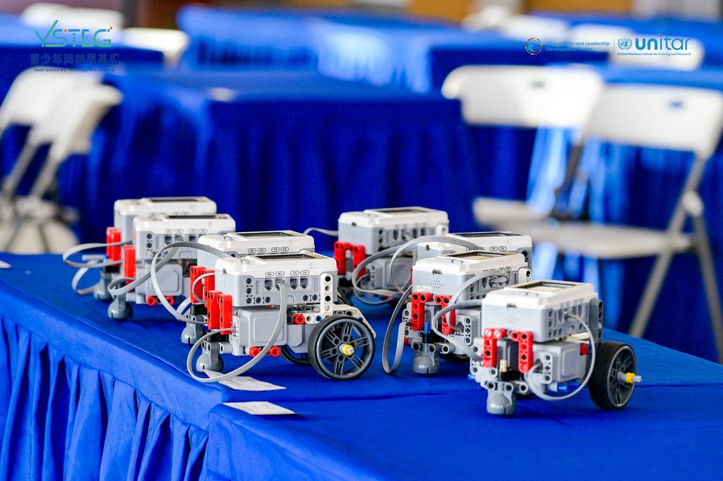 zmrobot's tweet image. Global Youth Science and Technology Elite Gala-AI for the future 
November 30th in Xi an  city
  --ZMROBO Super AI
#WRC #SuperAI #SuperTrack #robot