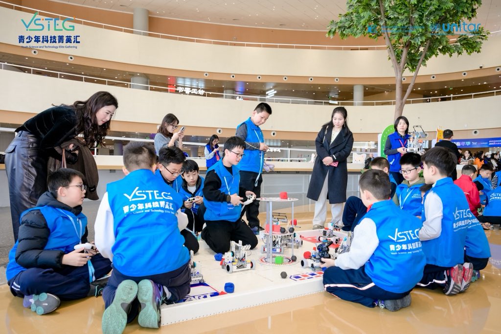 zmrobot's tweet image. Global Youth Science and Technology Elite Gala-AI for the future 
November 30th in Xi an  city
  --ZMROBO Super AI
#WRC #SuperAI #SuperTrack #robot