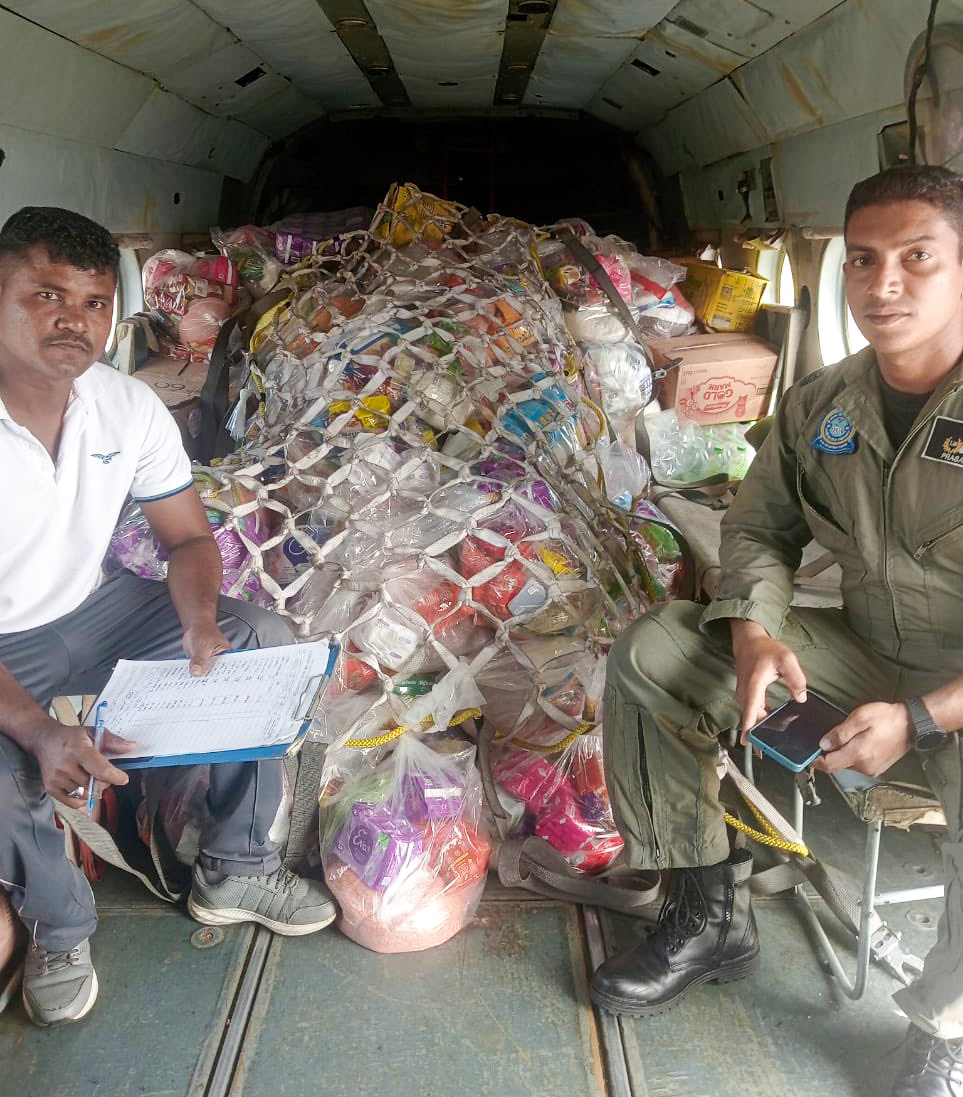 #श्रीलंका में चक्रवात दित्‍वा से भीषण तबाही। भारत ने ऑपरेशन सागर बंधू के अंतर्गत श्रीलंका को इस त्रासदी से उबरने के लिए सहायता सामग्री भेजी है। भारत के एसी 130 जे विमान के जरिए लगभग 10 टन चिकित्‍सा सहायता भेजी गई है। 

#CycloneDitwah #OperationSagarBandhu