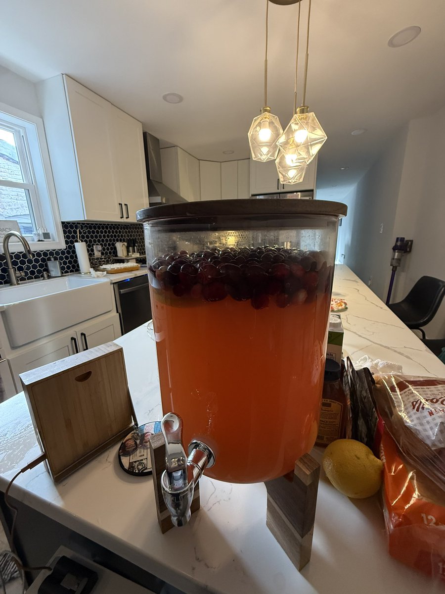 denneykira's tweet photo. Nov- I didn’t go to a cooking class, but I did make an entire Thanksgiving spas, by myself https://t.co/slx91PsSll