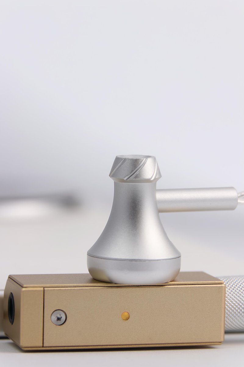 SNOWSKYofficial's tweet photo. SNOWSKY Tiny supports in-line controls and calls: With upgraded compatibility, the TINY works seamlessly for music, calls, and karaoke—even Huawei phones are fully supported.
#fiio #snowsky #Tiny #dongle https://t.co/IRfqRyfOLY