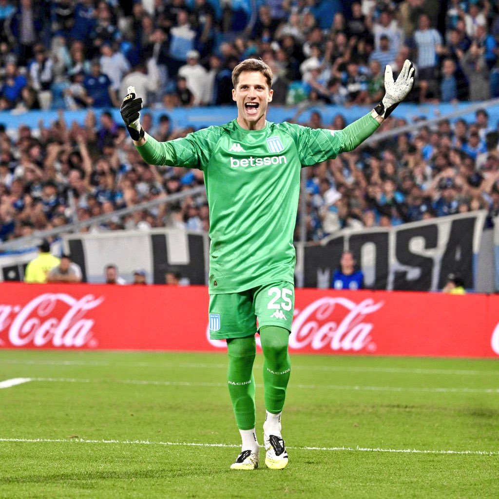 FedeGullo7's tweet image. Pese al profundo deseo de Andrés Merlos, Racing eliminó a Tigre y jugará las semifinales con Boca.

Será sin Sosa ni Martiarena porque así lo decidió un arbitraje vergonzoso.

Pero será con Cambeses, la gran figura.