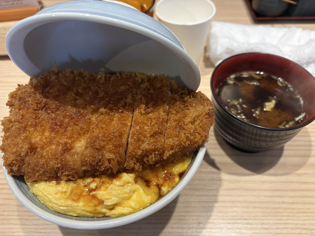 かつ丼うめえええ！