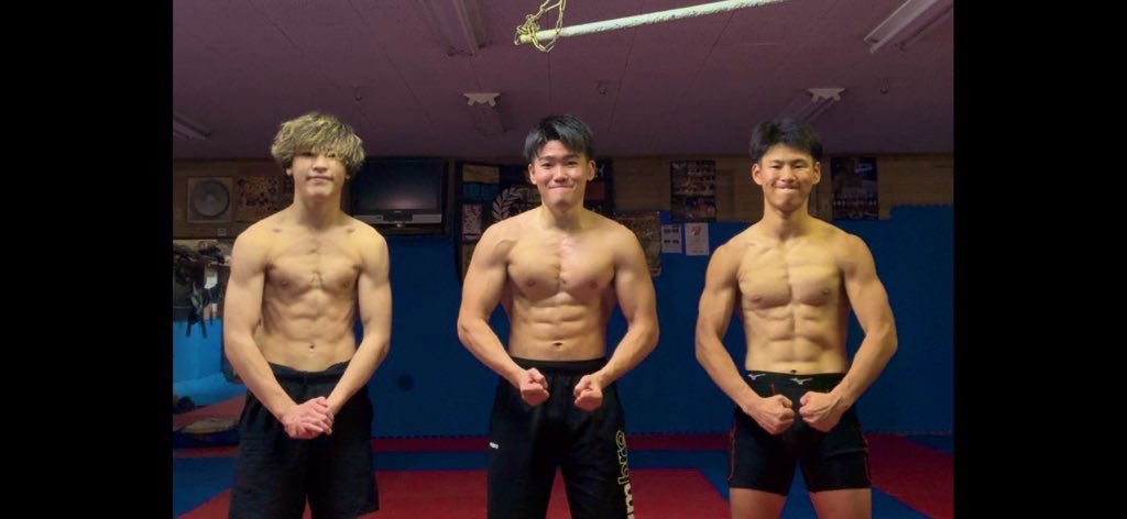 ds_keitatsuji's tweet photo. 昨日は仕事終わりに、道場の居残り練習組と練習しました！🥊
最近あんまり練習してなくて体が鈍ってるのでこれから戻していきます！💪

 #d1
 #細山田商事
 #ドクターストレッチ
 #イオンモール鹿児島
 #総合格闘技
 #キックボクシング
 #レスリング
 #mma
 #筋トレ
 #鹿児島格闘技 https://t.co/2AR2ndclCw