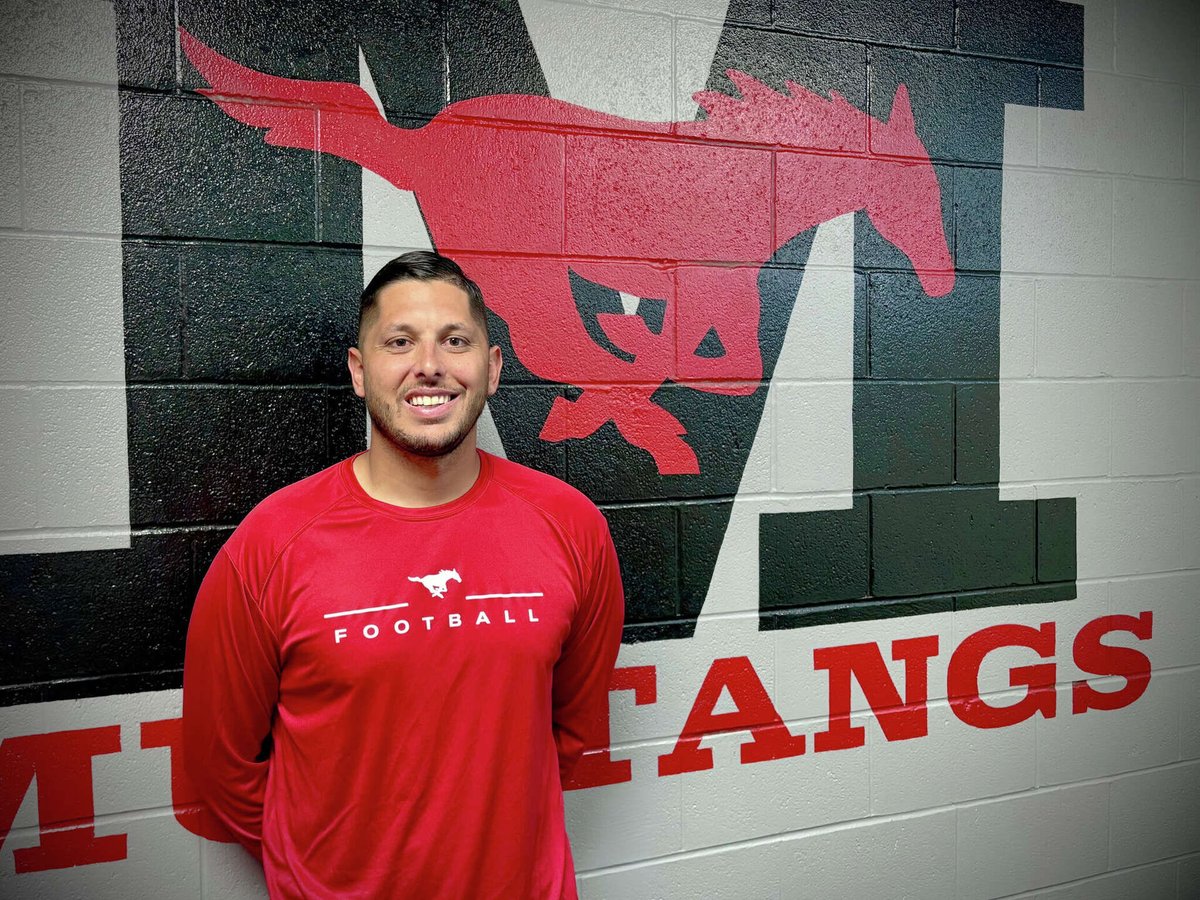 sbisdathletics's tweet photo. Congratulations to @MHSFootball25 Head Coach, Brooks Haack @CoachHaack09 on being selected as one of twelve finalists for the Touchdown Club of Houston’s 2025 Coach of the Year Award! #SBISDProud @SBISD @MHSMustangsBC @MHShouston https://t.co/hm3QOc5cCz