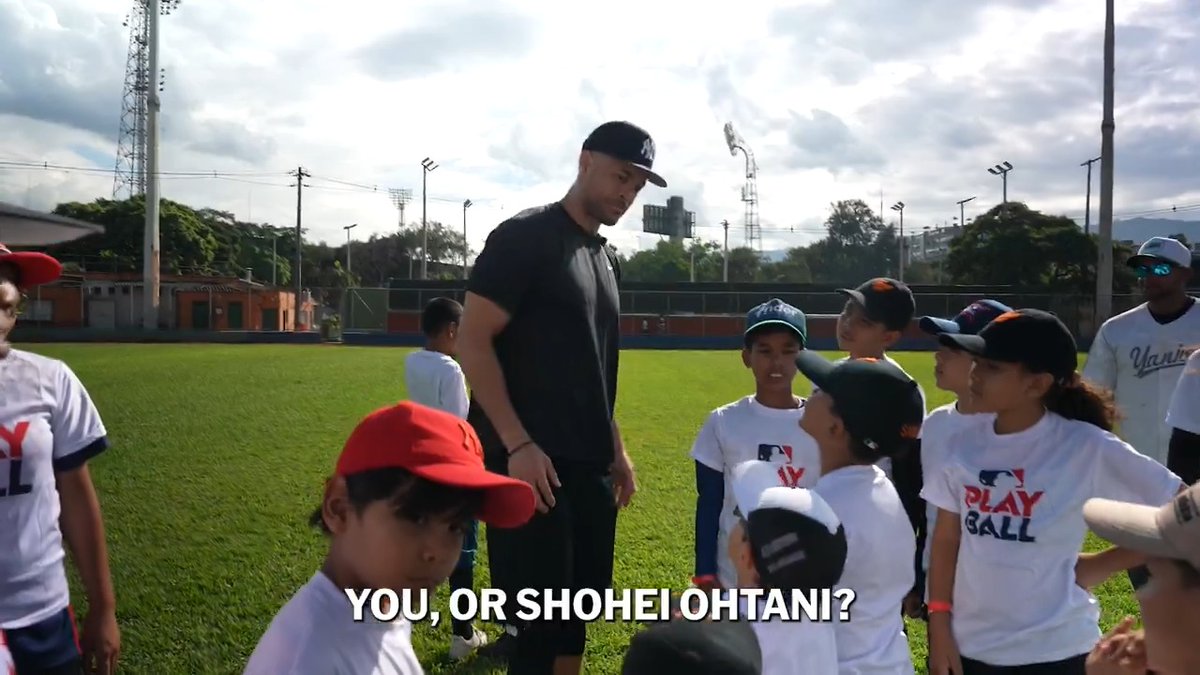 "You or Shohei Ohtani?"
The kids at @PlayBall Colombia put Giancarlo Stanton on the hot seat 😂