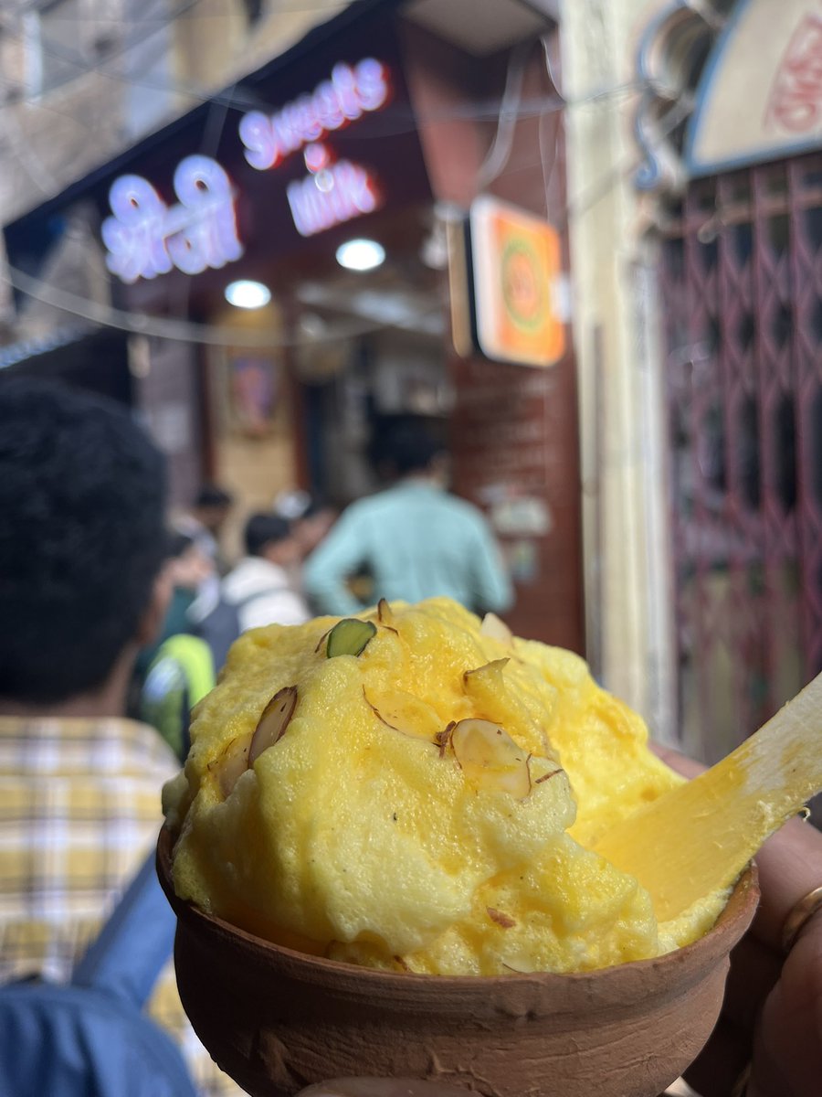 RRK_coder's tweet image. Ticking off Varanasi’s must-try(2): the legendary Shree Ji’s Malaiyo 😋😋