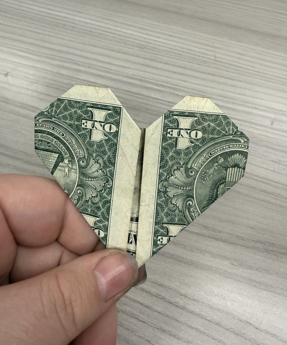 navigatingseas's tweet image. using origami as a way of saving money bc i think it’d be embarrassing to hand a cashier a t shirt shaped dollar bill