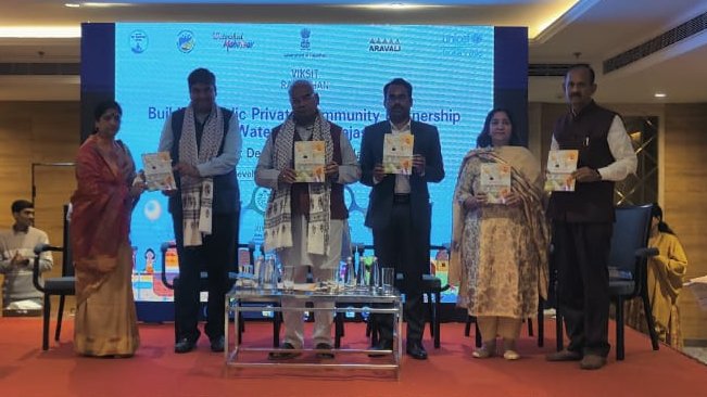 UNICEFIndia's tweet image. MoUs worth ₹115 crore were signed by Rajasthan Panchayati Raj Minister @madandilawar and the CSR wings of leading corporate houses during the one-day State Consultation on “Building Public–Private–People Partnership for a Water-Secure Rajasthan”, organized in collaboration with…