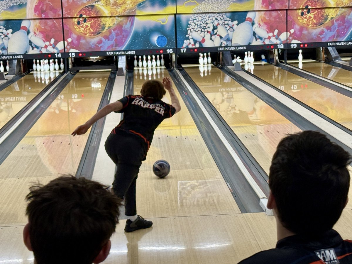 ETHSports's tweet photo. Boys 🎳 survives a perfect 300 game from Maze to defeat Grayslake North 3465-3422 in a close, back-and-forth match. High Series - Shane Asbra 640, Milo Harper 620, Michael Conroy 619 &amp; High Game Miles Gieraltowski 265. https://t.co/3Ez0oRfBSJ
