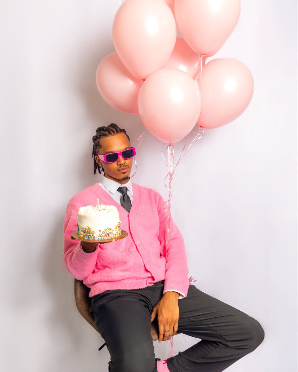 doitforruss's tweet photo. 💕🎂 https://t.co/9SNwwsrTAo