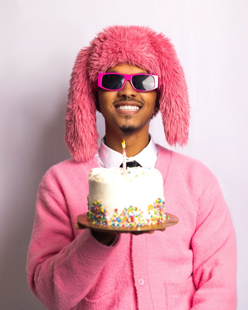 doitforruss's tweet photo. 💕🎂 https://t.co/9SNwwsrTAo