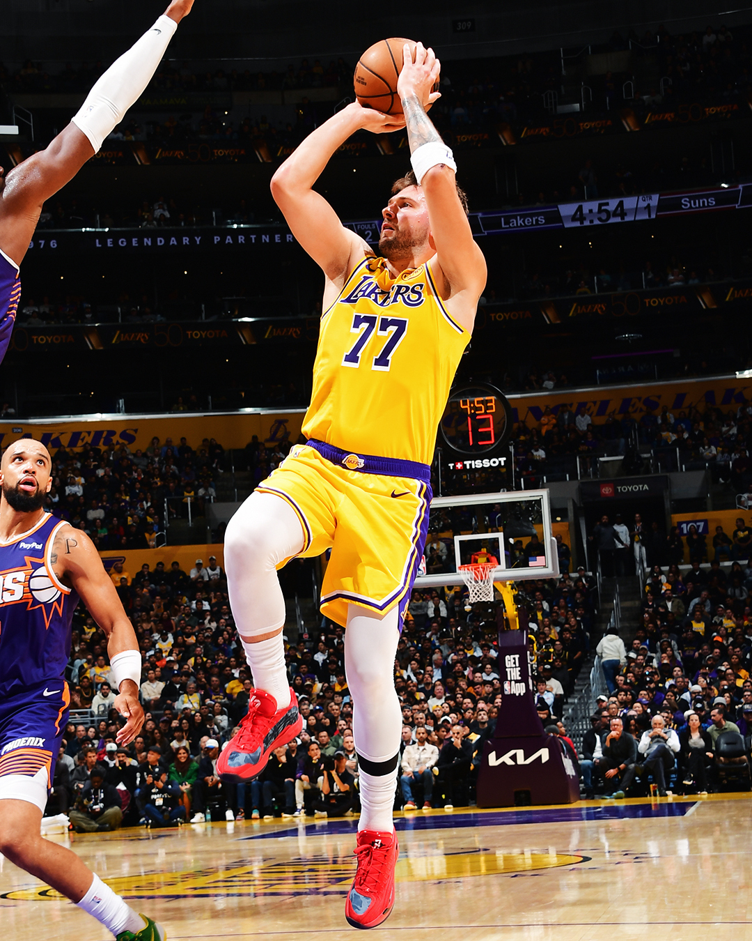 Luka Dončić now sits only behind Kobe Bryant for the second-most 20-point quarters in franchise history during the play-by-play era (since 1997–98).

Kobe Bryant (36x)
Luka Dončić (5x)
Anthony Davis (4x)
LeBron James (4x)
Kyle Kuzma (4x)