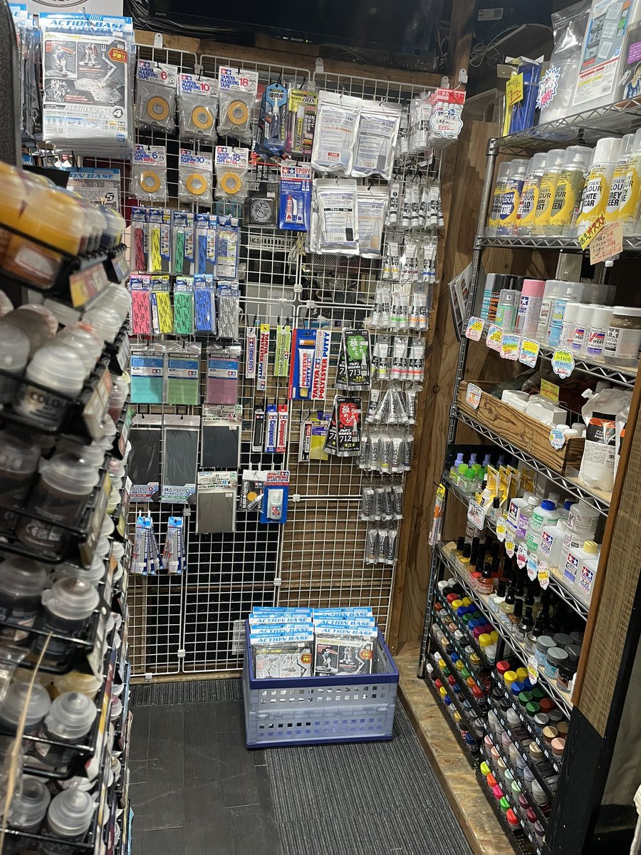 shop_pantaloons's tweet image. 塗料や工具もあるプラモデル屋がオープンしましたよ〜
工具は店主も使ってる物なので、わからなければ質問して欲しい店主です。