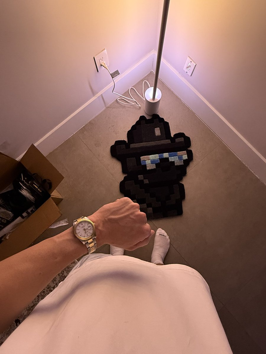 KingAnt's tweet image. Don’t forget to subscribe before you go to bed tonight

Same price as a beer 🍻