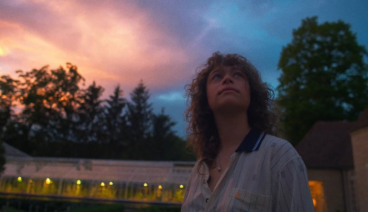 anandajithsnair's tweet photo. #Pools is a gentle exploration of grief and the small connections that lead one through it. Its pool-hopping journey carries a symbolic, rebellious edge set against a summer night. Understated and evocative, it lands with a quiet depth that resonates. Odessa ❤️
#PoolsMovie https://t.co/0OXFWFQkBm