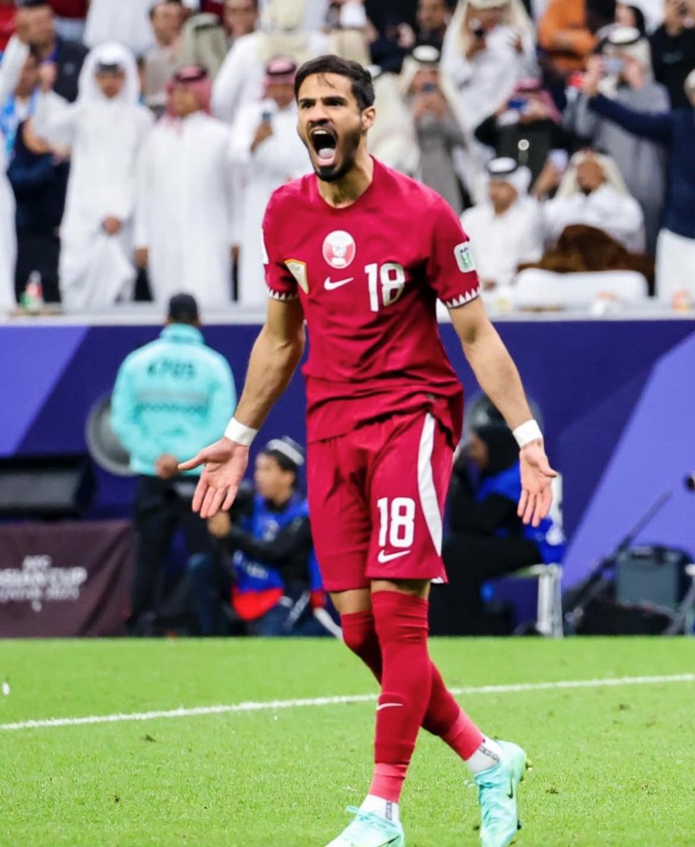 جل من لا يخطىء، ولدكم ولا تقسون عليه، وقدم في التصفيات ملحمه كرويه و ما قصر، و خطأ ما يمحي اللي قدمه في الفتره الاخيره مع المنتخب، فدا راسك يا سلطان والعوّض قدام سوريا بإذن الله ❤️

#منتخب_قطر
