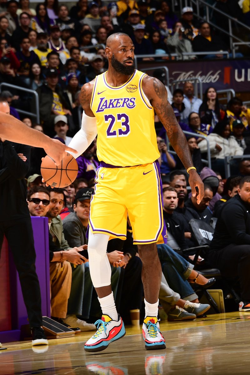 nike stewie griffin lebron