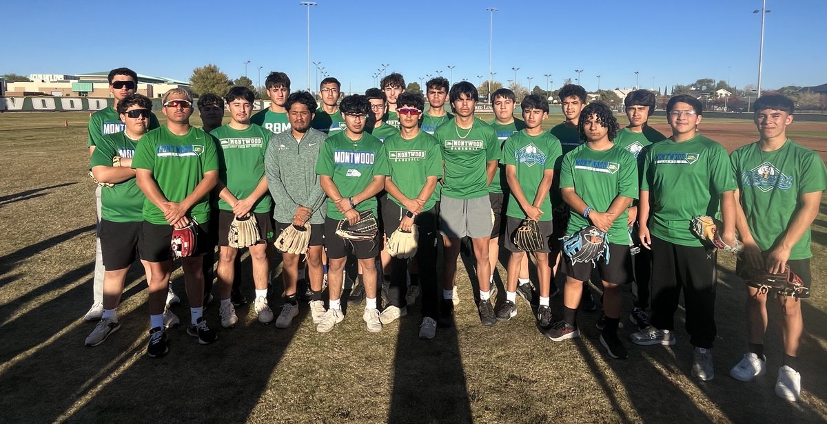 MONTWOOD RAMS BASEBALL⚾️🏈Coach Romo tweet media