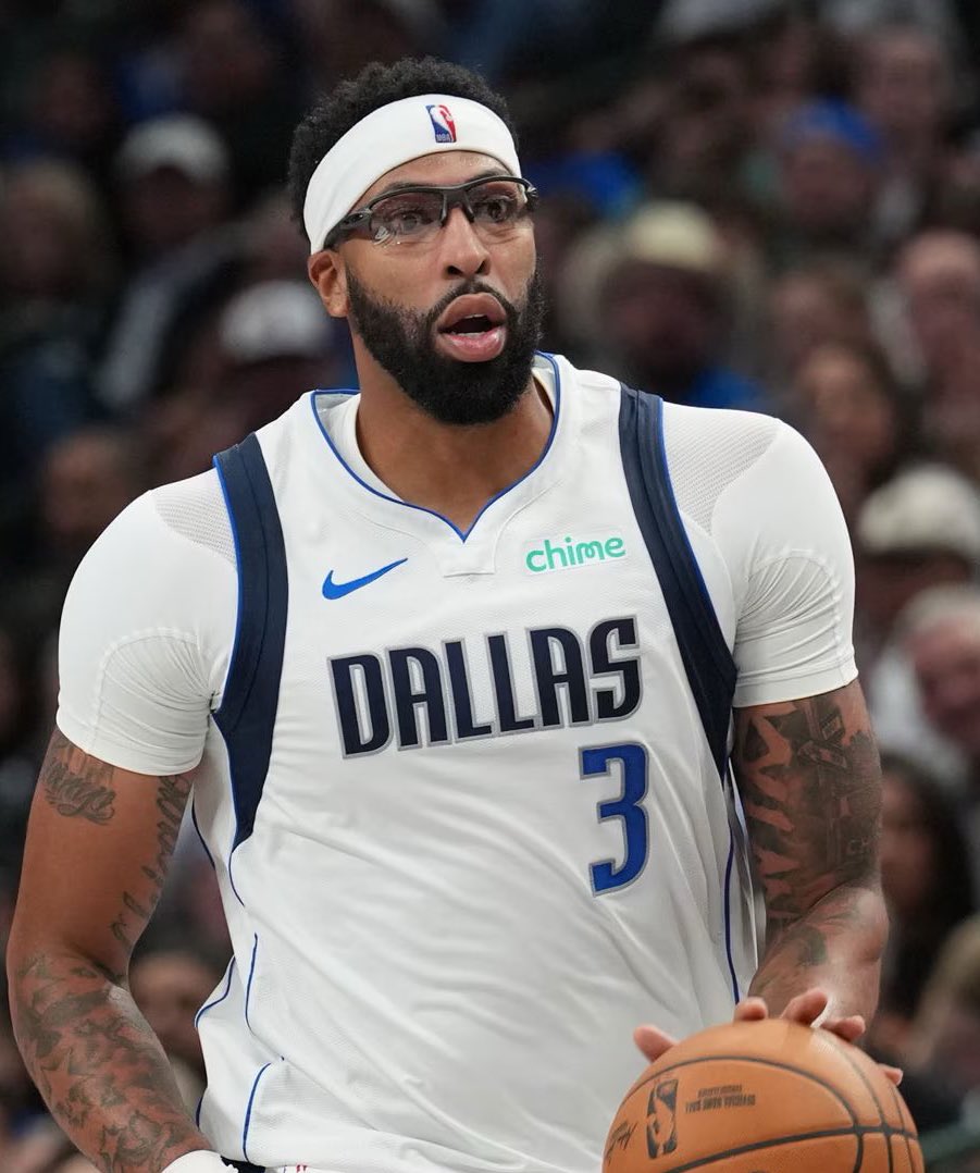 Mavs_FFL's tweet image. AD IS BACK.

32 PTS
13 REB
4 AST
2 BLK
0 TOV

#MFFL