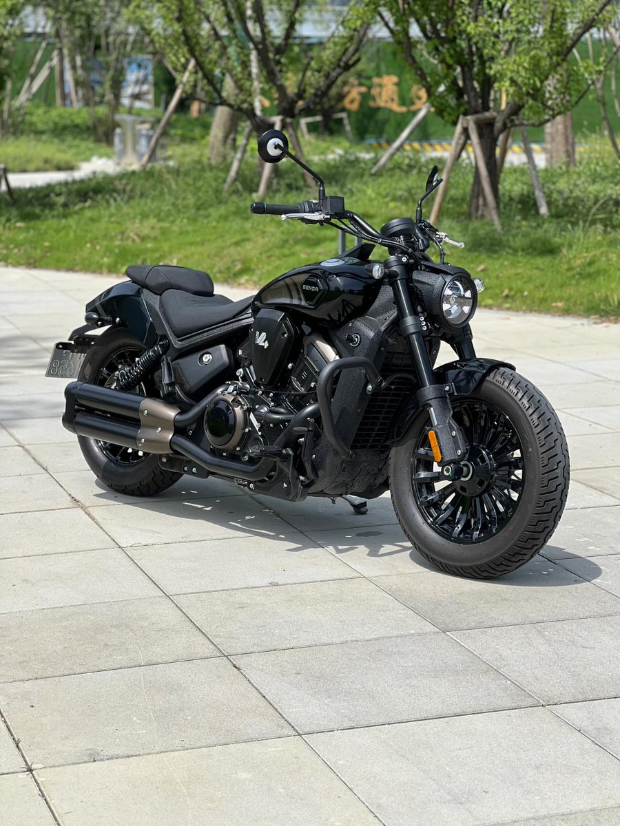 VinayManohar5's tweet image. 艶のあるブラックに惹かれて、思わずシャッターを切った。
佇んでいるだけで絵になる、そんな一台✨
#バイク #バイク好きと繋がりたい #メカニカルデザイン #写真好きな人と繋がりたい #ブラックスタイル