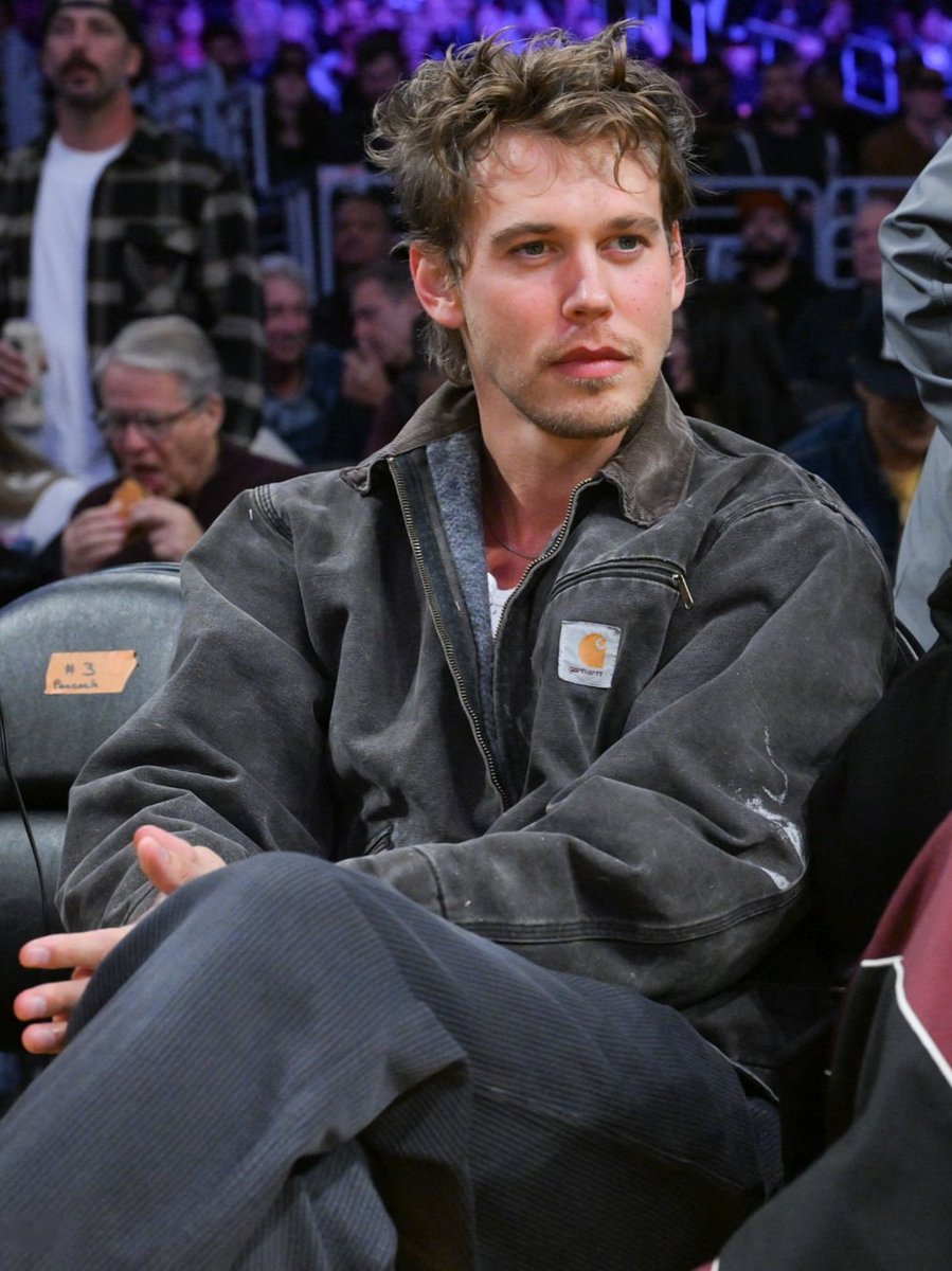 he's so fine it’s distracting