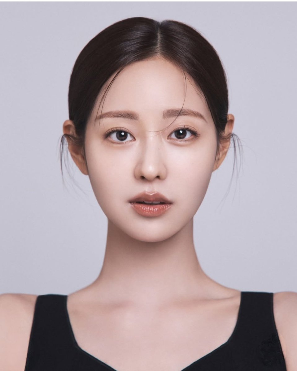 I'm the middle of drought ,seulki comes with a little of rain drops🥰
#shinseulki