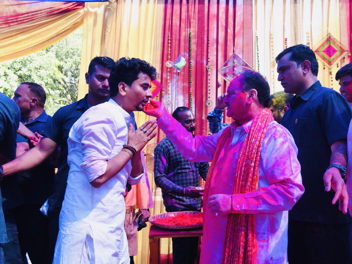 भारतीय जनता पार्टी के राष्ट्रीय अध्यक्ष एवं केंद्रीय स्वास्थ्य  मंत्री माननीय श्री <a href="/JPNadda/">Jagat Prakash Nadda</a> जी को जन्मदिन की हार्दिक शुभकामनाएँ।

ईश्वर से प्रार्थना है कि वे आपको उत्तम स्वास्थ्य, ऊर्जा और दीर्घायु प्रदान करें तथा राष्ट्र सेवा के आपके संकल्प को निरंतर शक्ति देते रहें।

<a href="/BJP4India/">BJP</a>