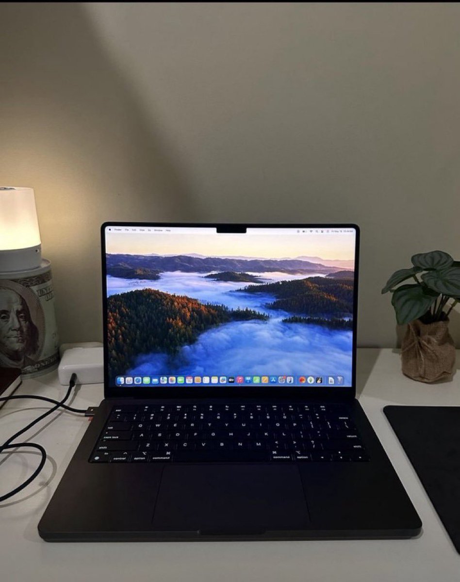 aritdeveloper's tweet image. Macbook keyboard &amp;gt;&amp;gt;&amp;gt;&amp;gt;&amp;gt; Mechanical keyboard