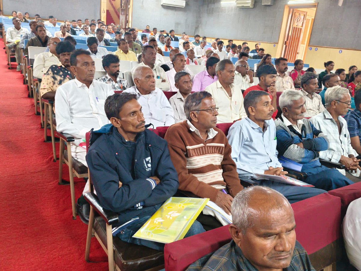 આણંદ કૃષિ યુનિવર્સિટી ખાતે પ્રાકૃતિક ખેતીના મોડલ ફાર્મ અદ્યતન તાલીમનું આયોજન
#anand
#information
#krushi 
<a href="/CMOGuj/">CMO Gujarat</a> 
<a href="/InfoGujarat/">Gujarat Information</a> 
<a href="/DDO_Anand/">DDO Anand</a> 
<a href="/MyAnandMyANMC/">Karamsad Anand Municipal Corporation</a> 
<a href="/CollectorAnd/">Collector and DM Anand</a>