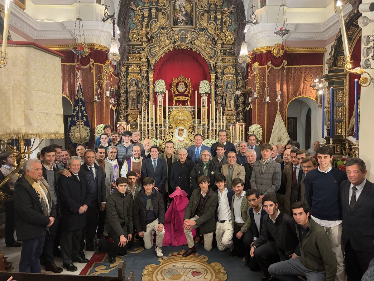 Ayer alumnos y profesores de nuestra escuela taurina de Utrera acudieron a la tradicional misa ofrecida por la <a href="/HdadBaratillo/">Hermandad del Baratillo</a> de Sevilla por la finalizacion de la temporada taurina. Damos las gracias a la Hdad por la labor que todos los años realiza y por su exquisita atención.
