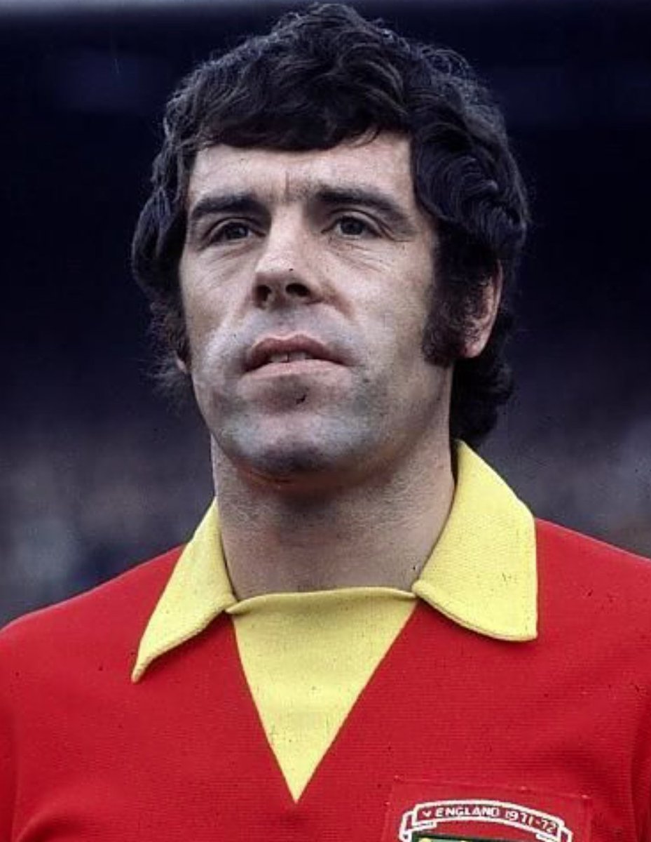 Mike England, Welsh National football player and Manager, was born in Treffynnon 🏴󠁧󠁢󠁷󠁬󠁳󠁿, on this day in 1941 (84 years ago).

He also played for Caerdydd, Blackburn Rovers and Tottenham Hotspur.
en.wikipedia.org/wiki/Mike_Engl…

📷 Mike England in 1972. Fair use on cywiki.