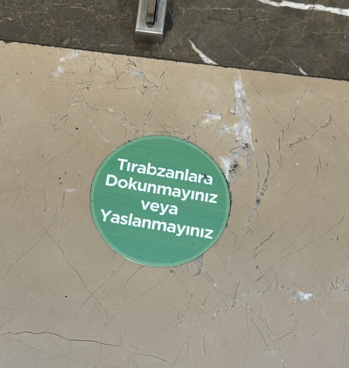 issezerr's tweet photo. AVM’de Trabzonluyum diye beni mi uyarıyorlar anlamadım, gerildim. https://t.co/zc4pF5vX4q