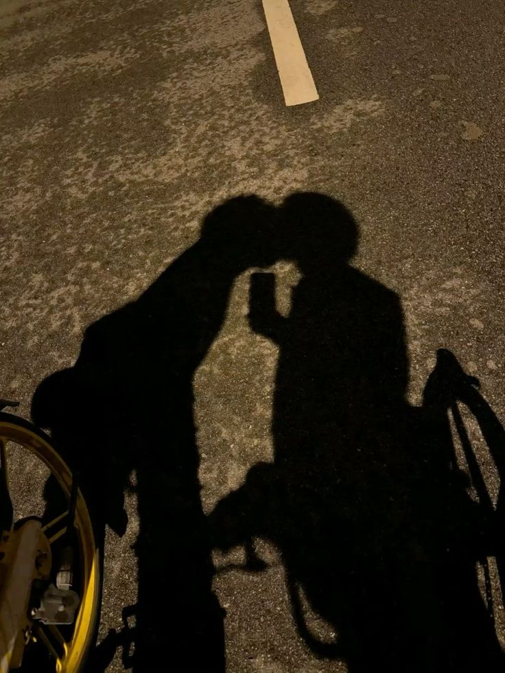 а вы говорили, что я не умею быть романтичным. ele disse sim.