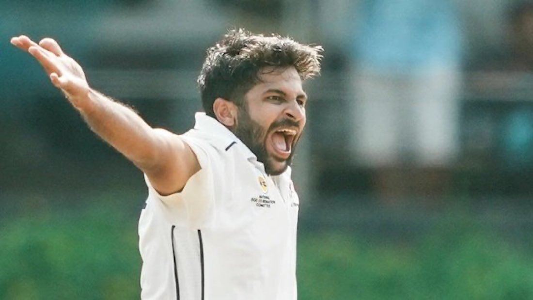mufaddal_vohra's tweet image. SHARDUL THAKUR PICKED 4/8 IN JUST 1.1 OVERS IN THE SMAT. 🤯