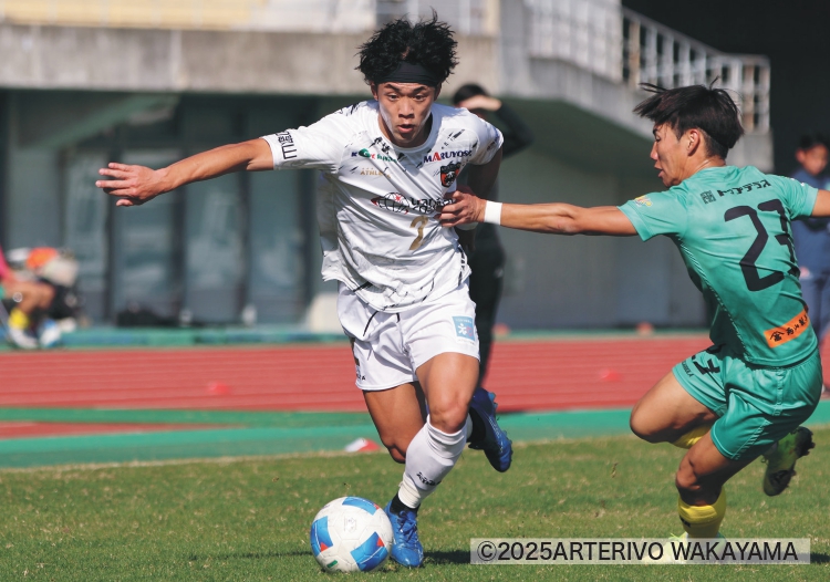 arterivo_info's tweet photo. 📷写真で振り返るアストエンジCup1次リーグ第3戦～その②

豊富な運動量を武器に右サイドで魅了した大橋優正選手
「遠方の地にたくさんのサポーターが駆けつけてくれ、すごく熱い気持ちで送り出し…」

👇全文はこちら👇
https://t.co/8WvhUowMtN

#アルテリーヴォ和歌山
#大橋優正
#優勝へ良い準備を https://t.co/mzQSOMacBR