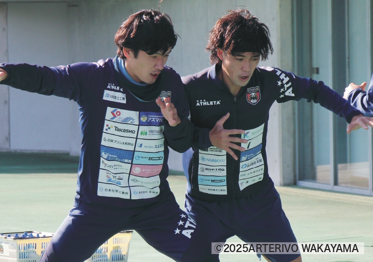 arterivo_info's tweet photo. 📷写真で振り返るアストエンジCup1次リーグ第3戦～その②

豊富な運動量を武器に右サイドで魅了した大橋優正選手
「遠方の地にたくさんのサポーターが駆けつけてくれ、すごく熱い気持ちで送り出し…」

👇全文はこちら👇
https://t.co/8WvhUowMtN

#アルテリーヴォ和歌山
#大橋優正
#優勝へ良い準備を https://t.co/mzQSOMacBR
