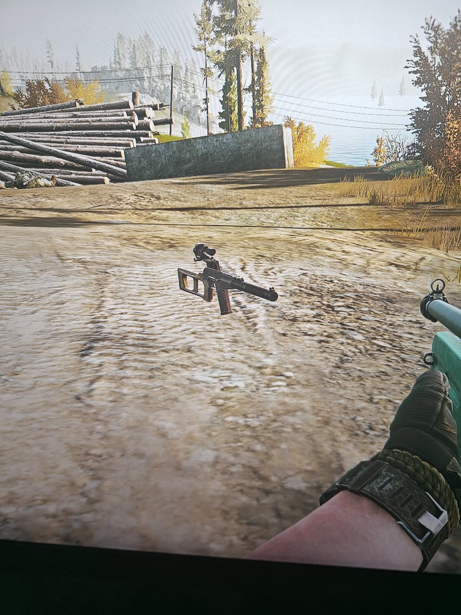 BabyHazling's tweet photo. @tarkov (Patch note) "Fixed an issue where a bot’s body disappeared if they died while healing in PvE mode;"

This is after update and allso happened before on shoreline with sanitar. 
This guy (float gun suppose to be shturman. Nice to find out this after long with with sniper guards... https://t.co/c1X4XohgzN