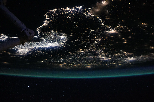 KnowledgeZoneIn's tweet image. #PhotoOfTheDay: City Lights and Atmospheric Glow

JAXA astronaut Kimiya Yui captured this photo of southern Europe and the northwestern Mediterranean coast from the International Space Station as it orbited 261 miles above Earth on Aug. 30, 2025.

nasa.gov/image-article/…