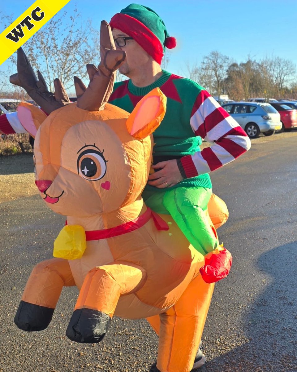 WTCworkwear's tweet image. 🎅✨ Huge shoutout to the 200+ Santa Runners who filled the gardens with festive colour today!
Extra cheers for WTC’s own Phil, spreading Christmas joy in true reindeer-riding style 🦌😂

#WTCWorkwear #SantaRun #FunRun #Stowe #Buckingham #MiltonKeynes #GetOutdoors #FestiveFun