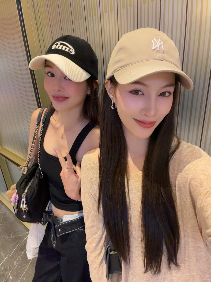 phinyanech's tweet image. 🤍🤍 @nurdesoraya  #TKphinyanech #nurdesoraya #TKNur