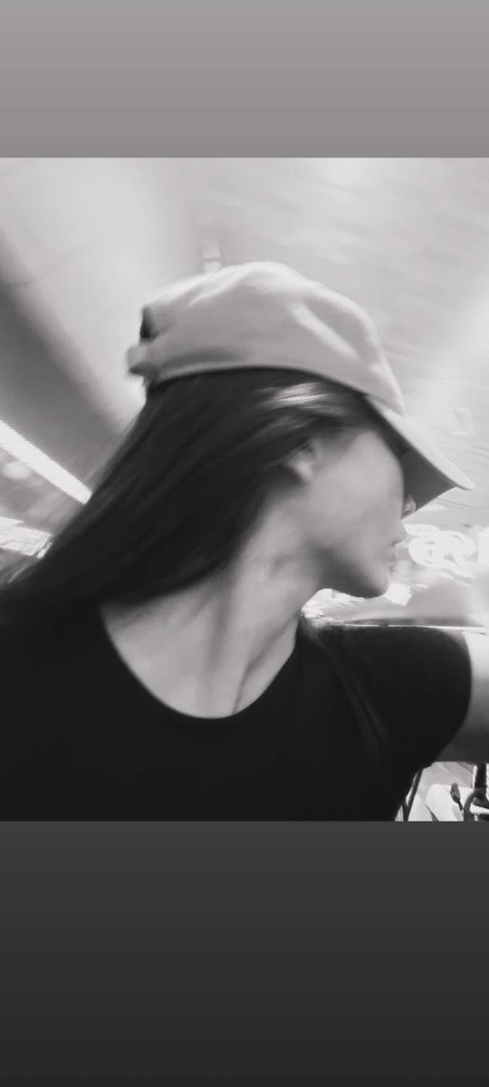 Canım, eve döndüm ✈️✈️

#DemetÖzdemir